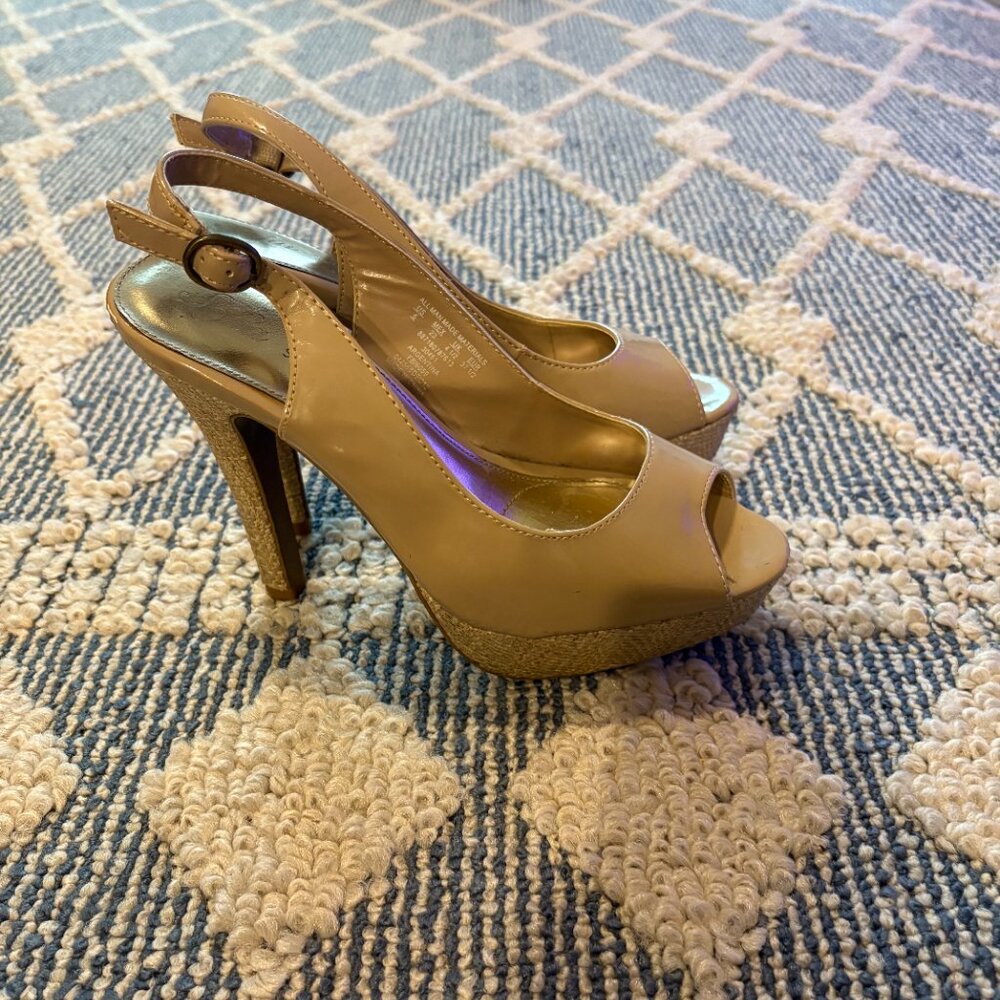 Sofia Vergada Women’s Size 6 Shiny Peep-toe Tan Argentina Natural High Heels